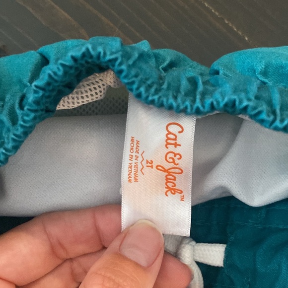 Cat and jack bathingsuit- 2t - very good barely used - Picture 2 of 2